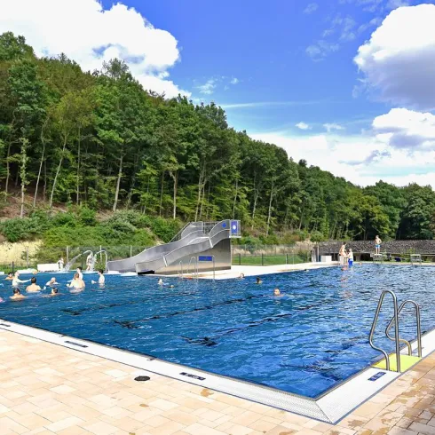 Warmfreibad Rüllberg. Warmfreibad Rüllberg.
